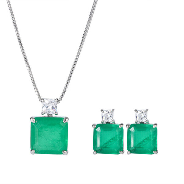 Simulation Emerald Pendant Retro Women's Necklace - Image 2