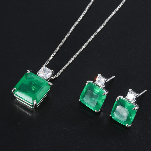 Simulation Emerald Pendant Retro Women's Necklace - Image 8