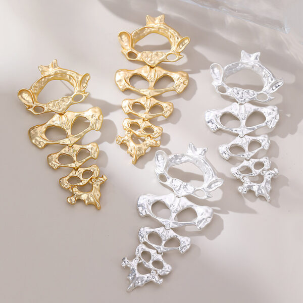 Retro Trendy Long Alien Design Earrings - Image 3